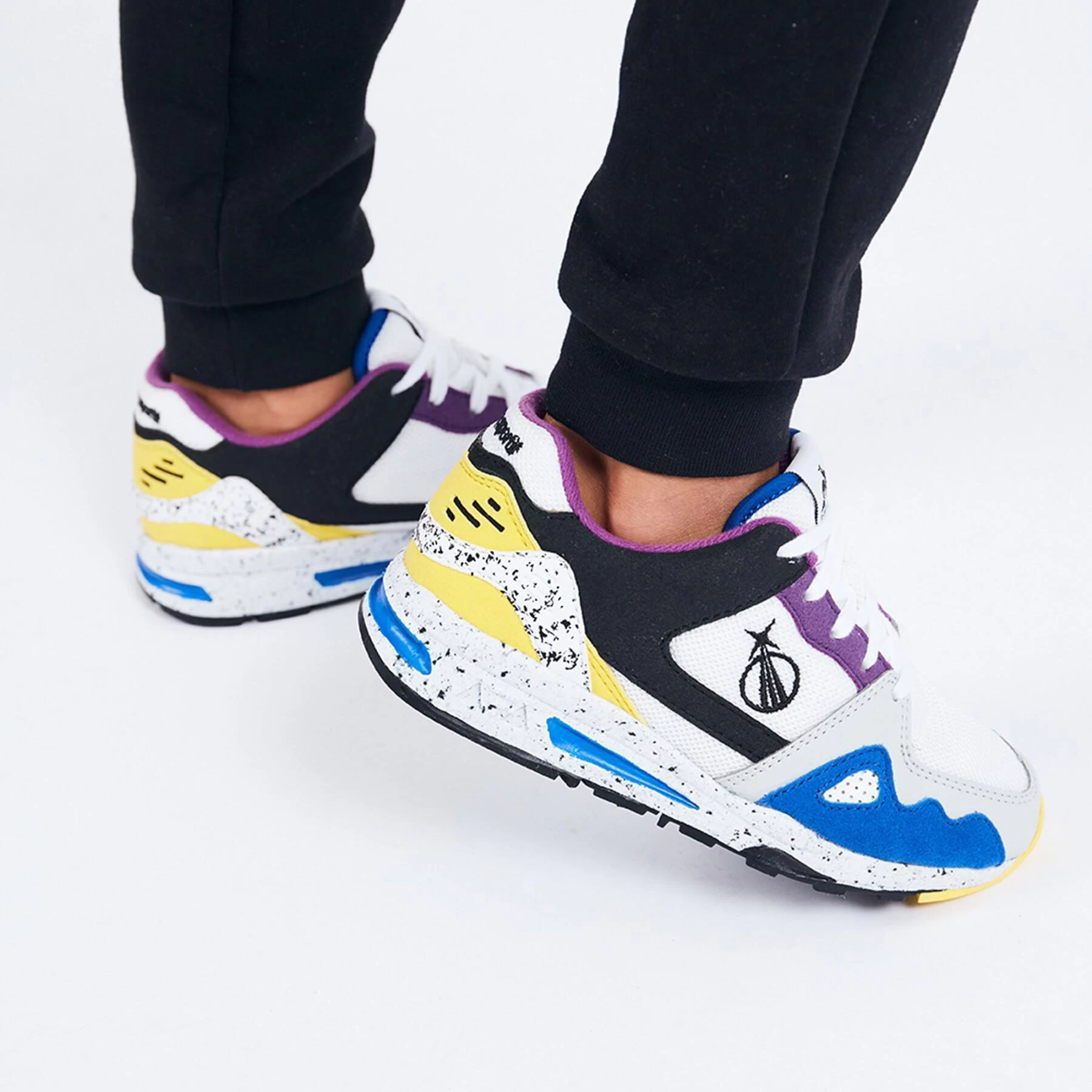 Chaussures Enfant Le Coq Sportif LCS R1000 Gs Sopra 87 4 Chaussures Enfant Le Coq Sportif LCS R1000 Gs Sopra 87 – Image 2